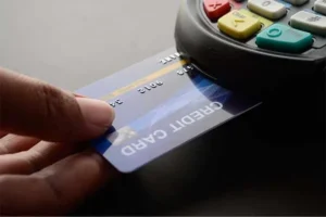 Credit-card-inserted-in-POS